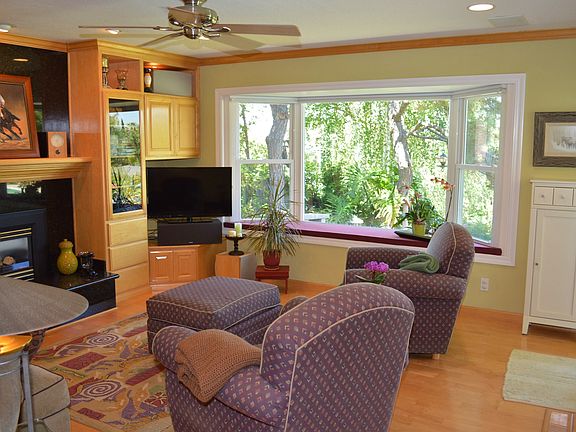 3rd image of 850 Bonde Ct