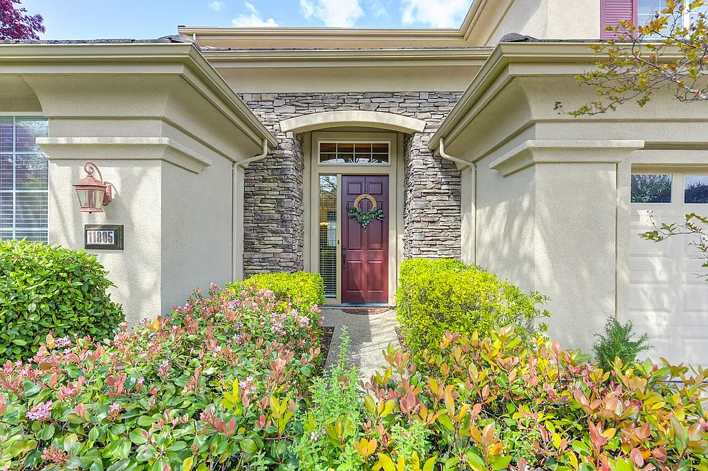 4 bed, 2751 sqft, $4,200 — Photo 4