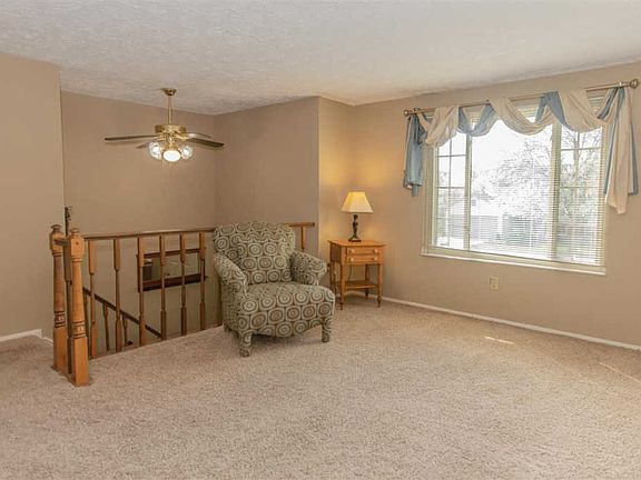 5th image of 857 Hacienda Ct