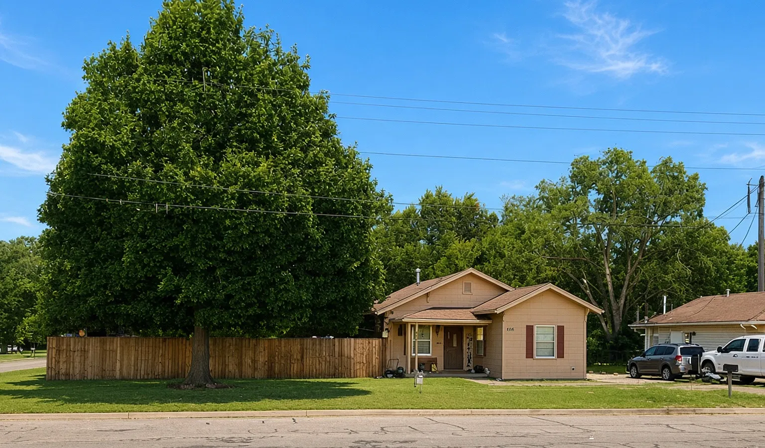 3 bed, 1116 sqft, $985 — Photo 1