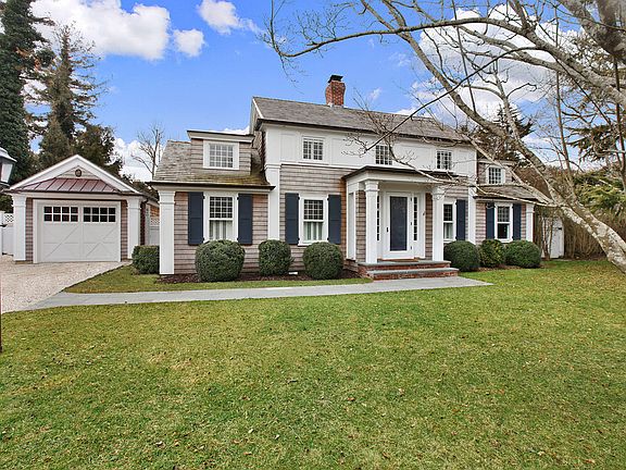 2nd image of 8 Huntington Ct
