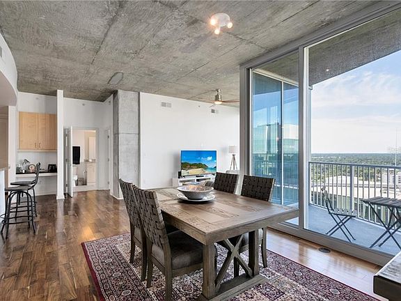 5th image of 155 Court Ave #1902