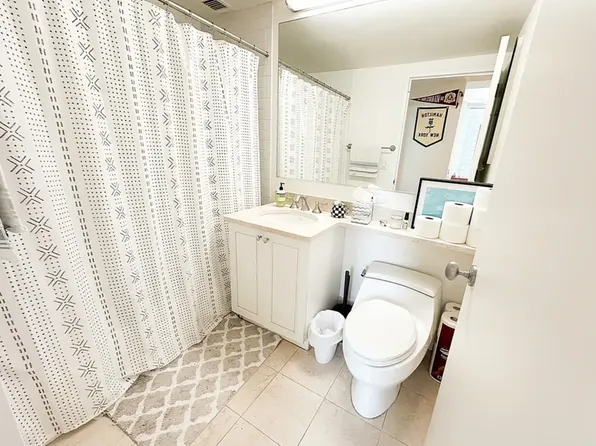 1760 Second Avenue image 2 of 20