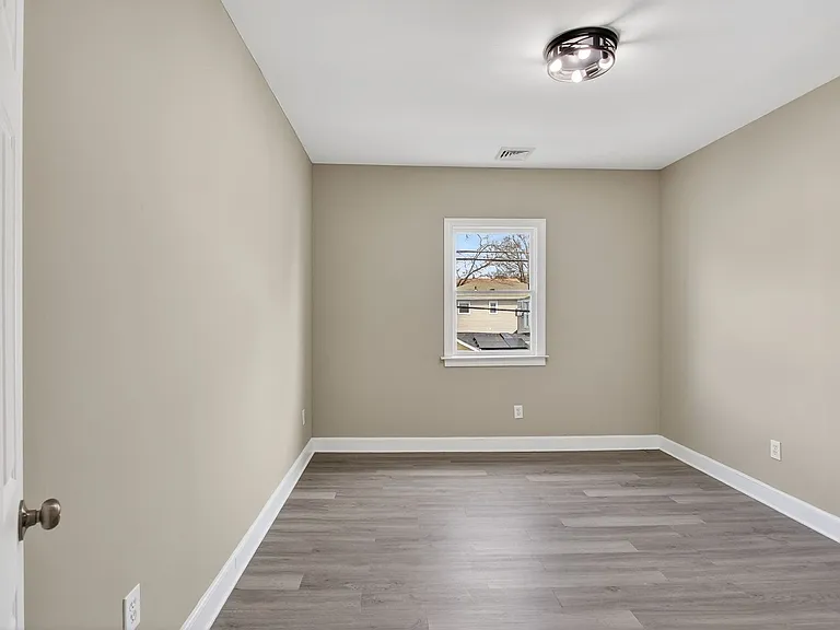 378 Grand St — Photo 19