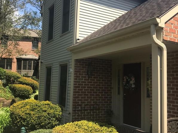 1119 Wicklow Ct, Hummelstown, PA 17036