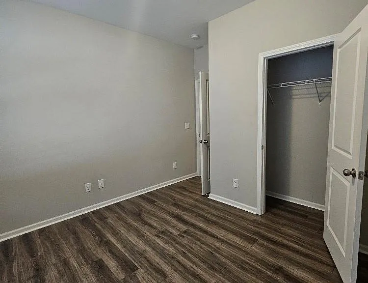 411 Copes Ct — Photo 12
