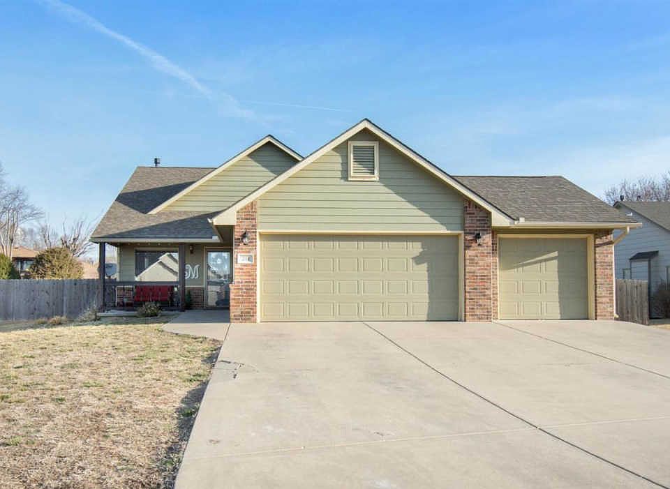 1st image of 214 W Harmony Cir