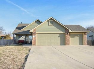 214 W Harmony Cir, Rose Hill, KS 67133