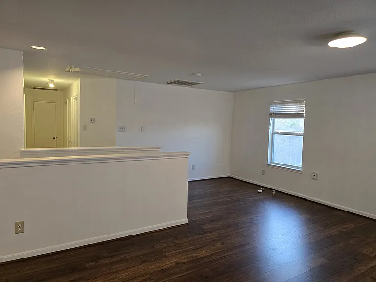 6718 Hawthorne Falls Ln — Photo 10
