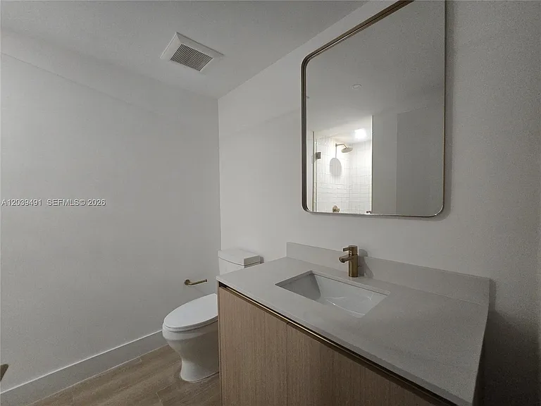 90 NE 32nd St #305 — Photo 7