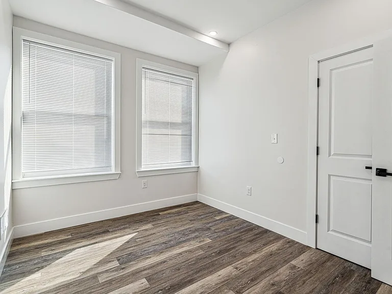5601 Lansdowne Ave #3 — Photo 8