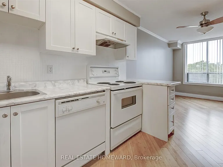 1733 Queen St E #513 — Photo 6