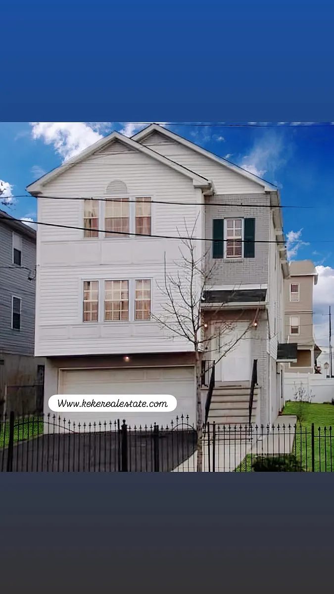 Photo 1 of 5 - 212 Ridgewood Ave #1 - Newark, NJ Primary Photo - 212 Ridgewood Ave #1