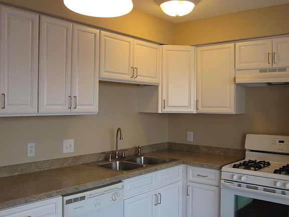 4th image of 68 Forest Garden Dr APT 4