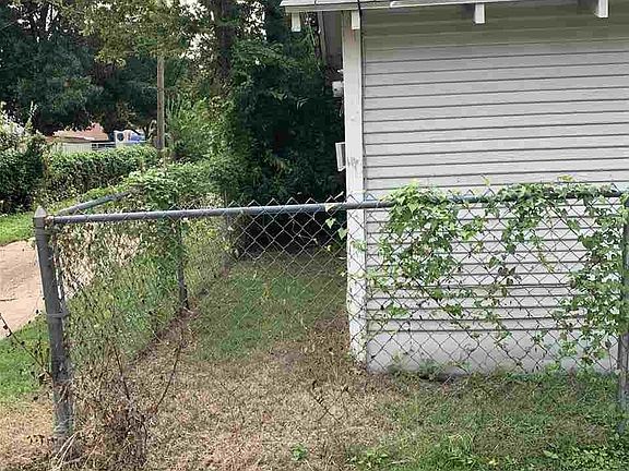 3rd image of 2807 Cumberland Ave APT C