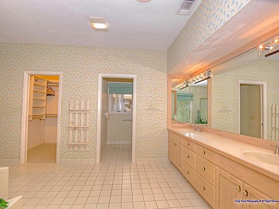 2nd image of 6272 SE Canterbury Ln