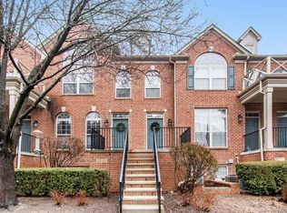 39432 Springwater Dr #13, Northville, MI 48168