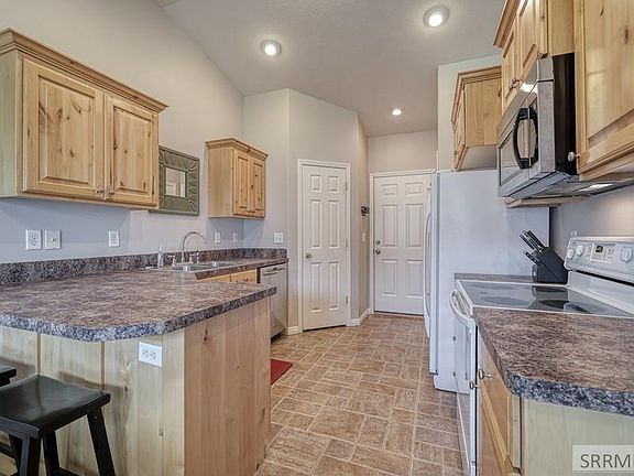 2nd image of 4185 E Fairview Dr