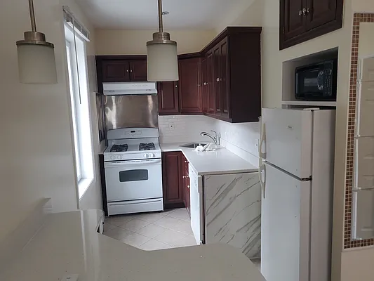 Rented by Mahzari Realty Inc | media 14