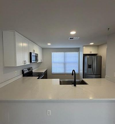 5th image of 2174 Chapel Dr