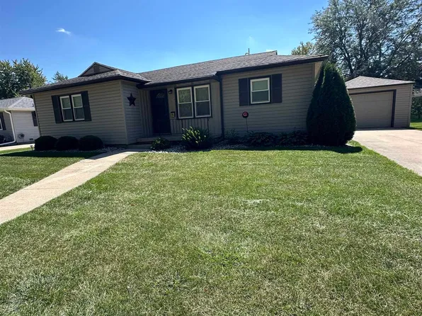 308 E 9th St, Storm Lake, IA 50588