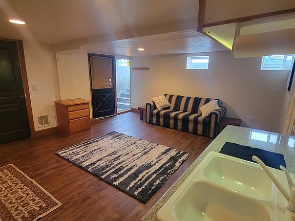 5th image of 302 E 4th Ave #B