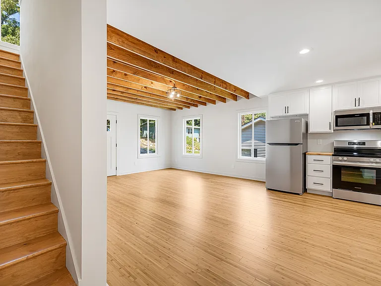 46 Greeley St — Photo 3