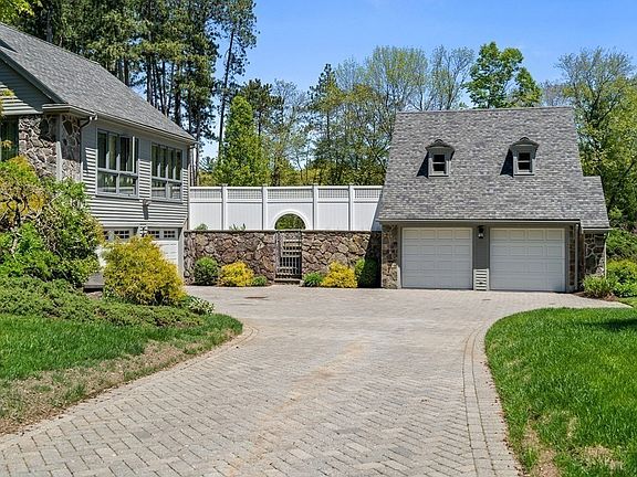 4th image of 42 Candlewood Dr