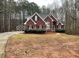 155 Victor Ln, Fayetteville, GA 30214