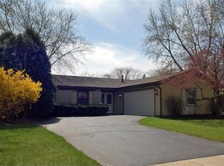 1328 Laurie Ln, Hanover Park, IL