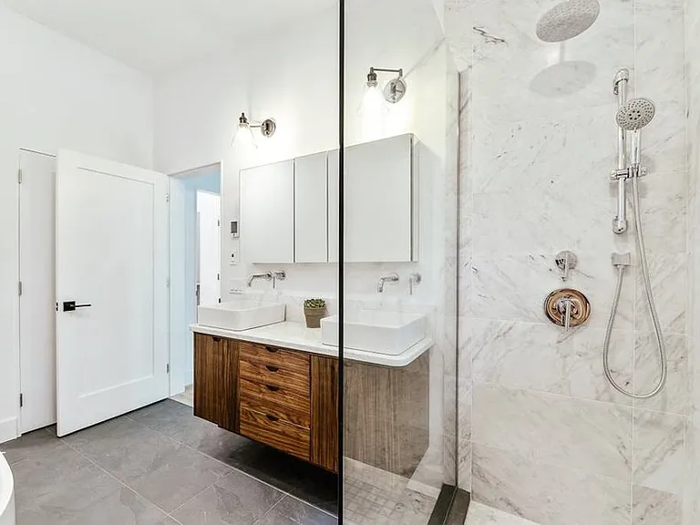 19 Renfrew Ln — Photo 12