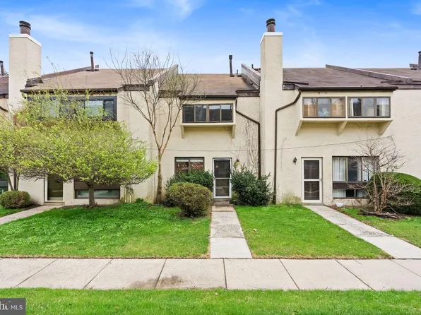 7601 Crittenden St APT F8, Philadelphia, PA 19118