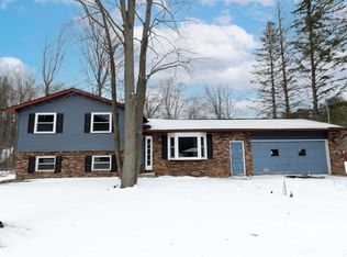 11660 Frost Rd, Freeland, MI 48623