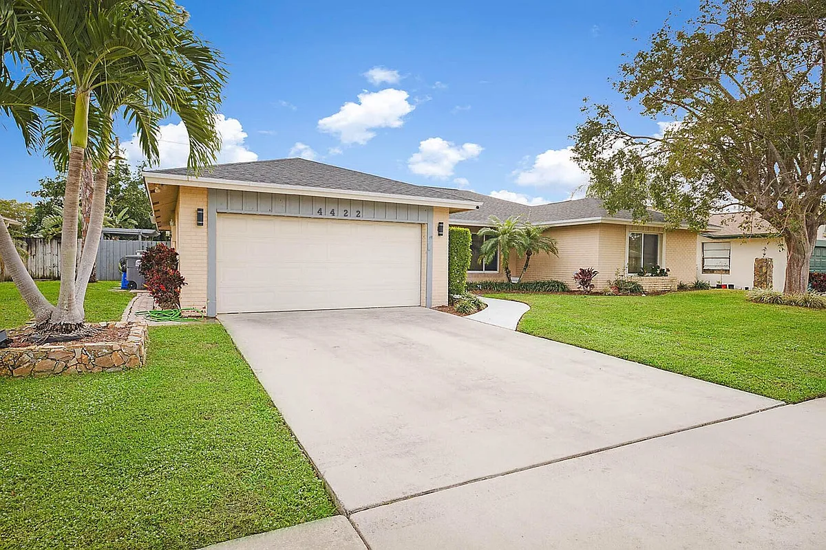 Building Photo - 4422 Brandywine Dr #4422