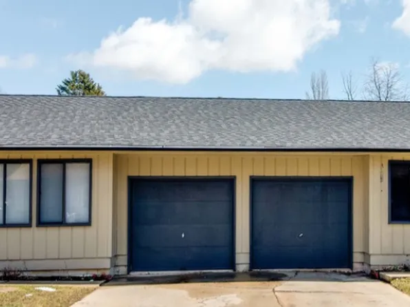 600 Saint Johns Rd #602, Woodstock, IL 60098
