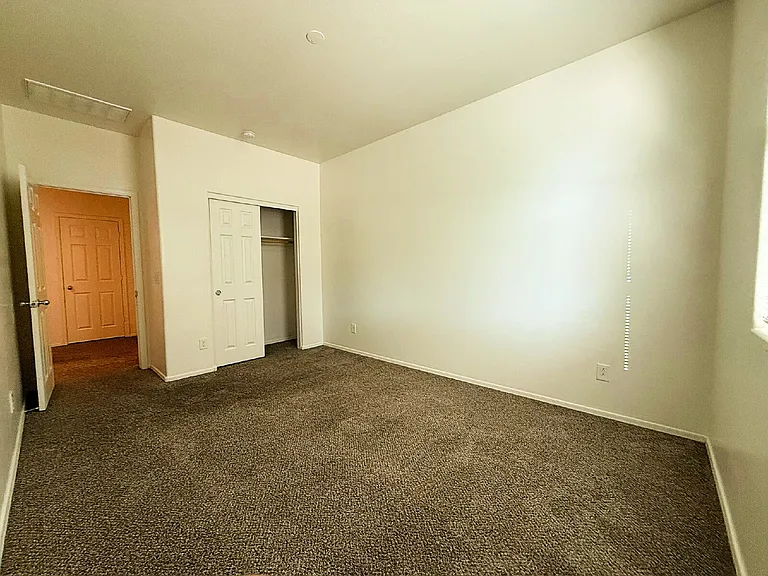 6218 W Laurie Ln — Photo 22