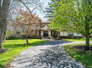 5241 Willowbrook Dr, Clarence, NY 14031
