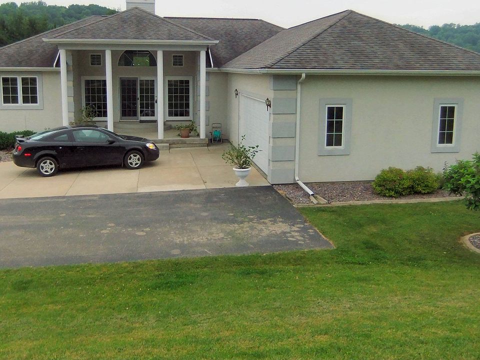 1st image of 23465 Hillcrest Ln
