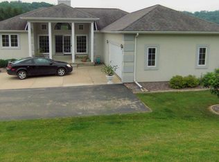 23465 Hillcrest Ln, Richland Center, WI 53581