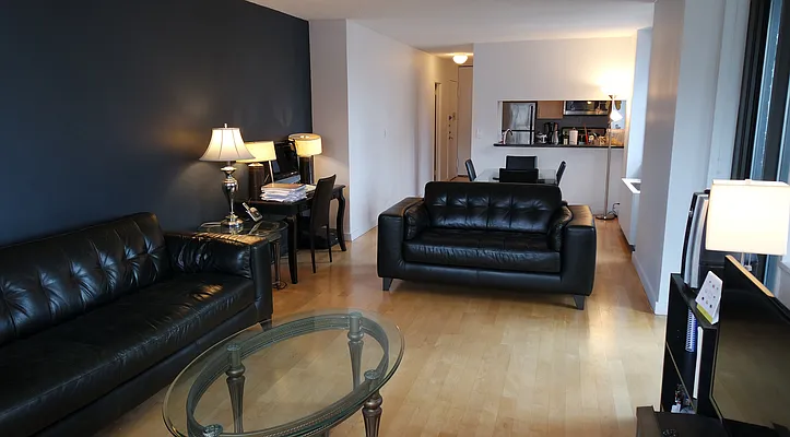Rented by Realty Group International | media 10