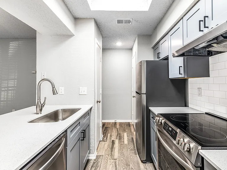 Ronan Apartment Homes — Photo 13