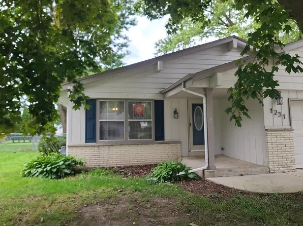 1231 School DRIVE, Waukesha, WI 53189