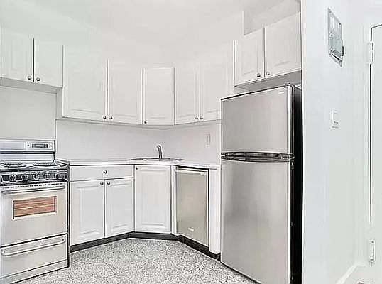 3rd image of 207 E 37th St #H8
