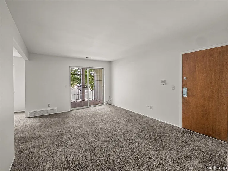 490 Baldwin Ave #5 — Photo 8