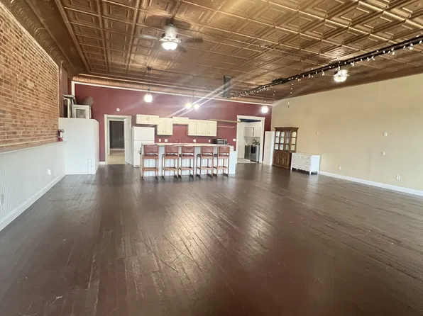 146 W Jackson St #1, Millersburg, OH 44654