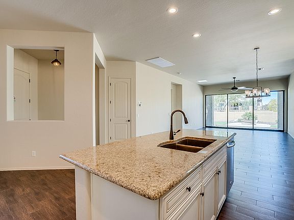 5th image of 1818 N Trowbridge