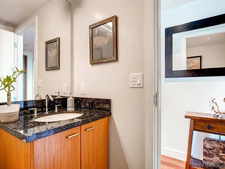 1205 Pacific Hwy #2504 — Photo 16