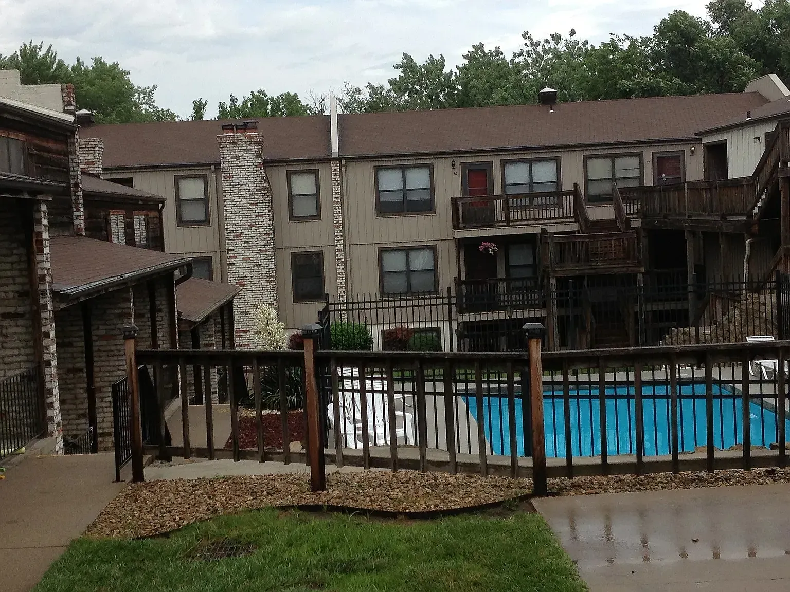 Hillstone Apartments — Photo 2