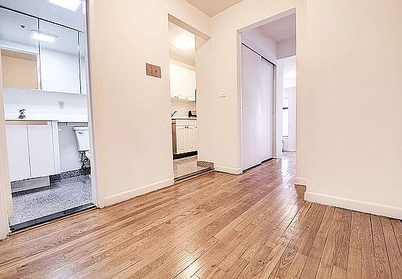 2nd image of 131 E 83rd St #4E1