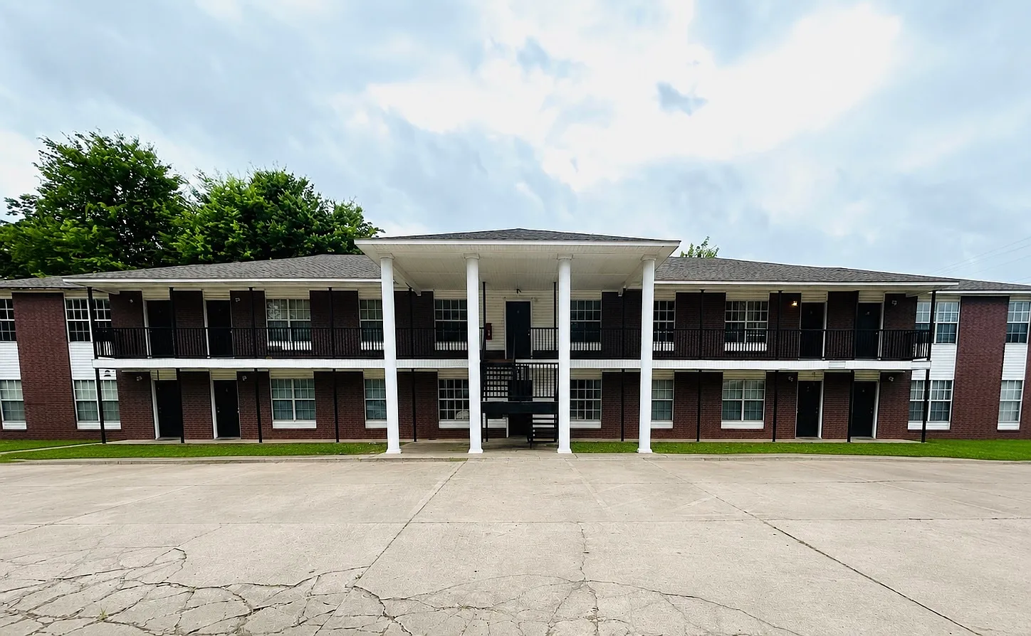 201 South Ash — Photo 1